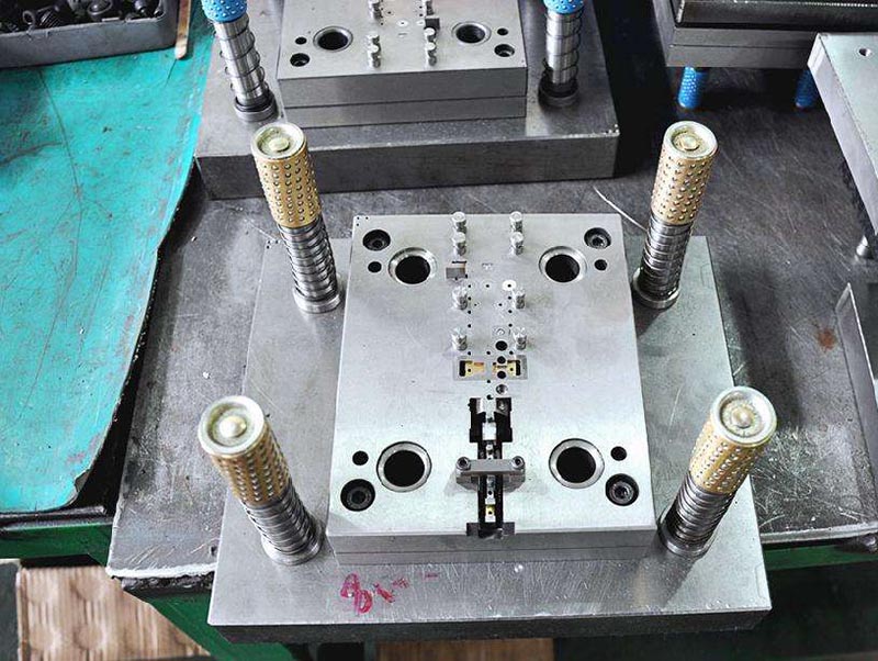 桑植模具制造-01