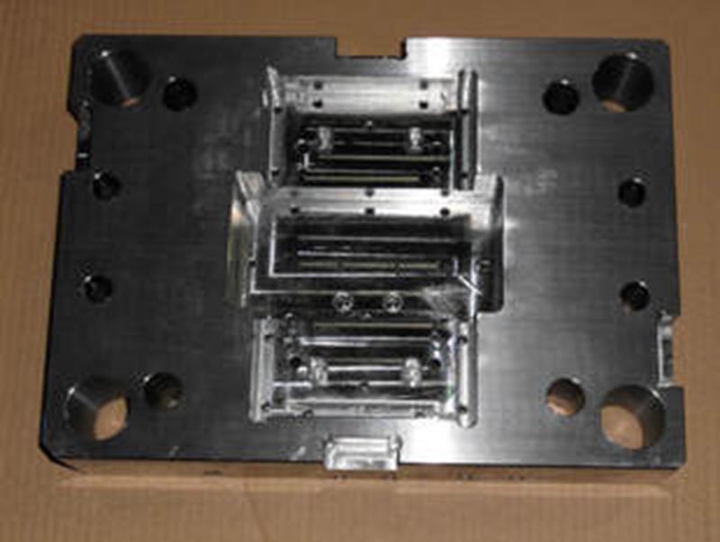 桑植精密塑料模-06